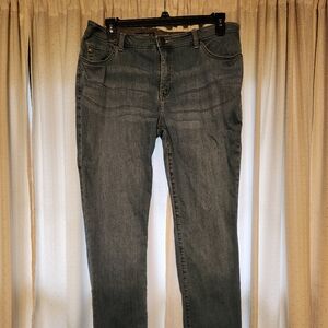 Like New Pair of Lee PlatinumLabel The Dream Jeans size 18 Long